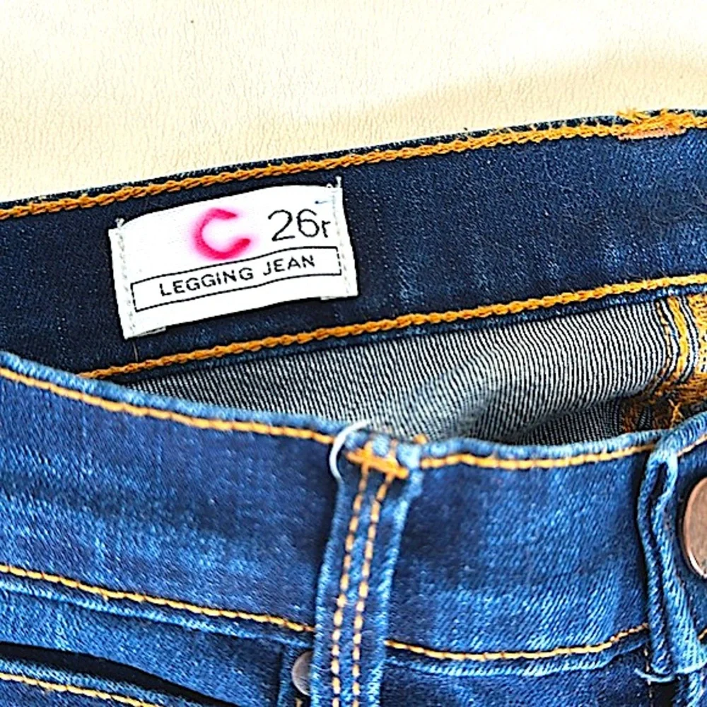 Gap Dark Cropped Legging Jean! - Picture 2 of 5